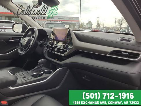 Used 2023 Toyota Highlander XLE image 56