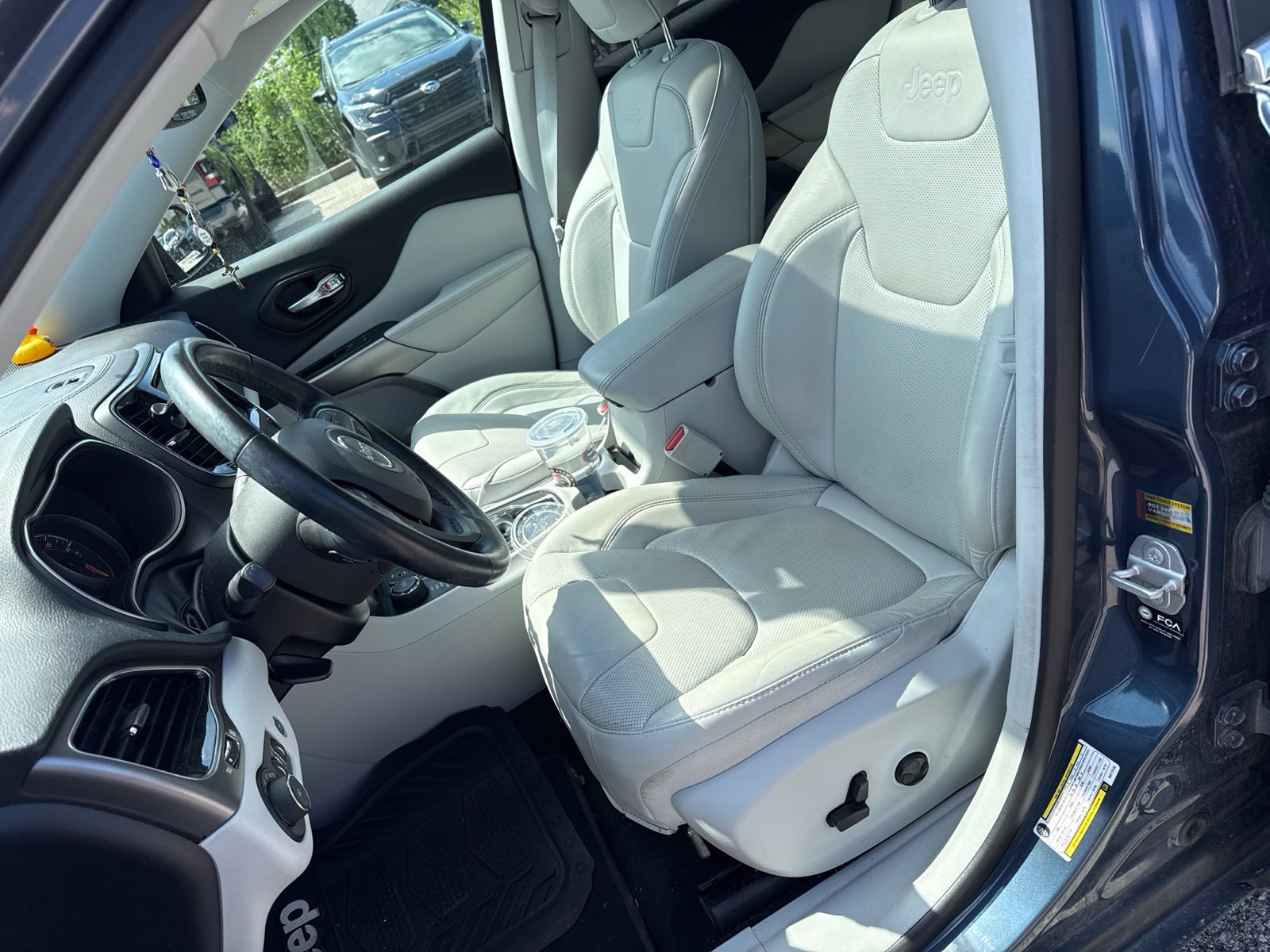 Used 2021 Jeep Cherokee Limited w/ Elite Package AWD/4WD image 16