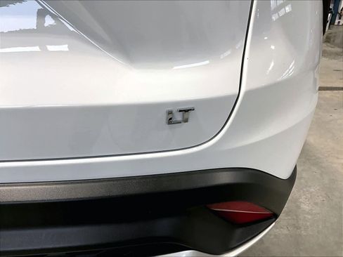 Used 2025 Chevrolet Trax LT w/ LT Convenience Package image 27