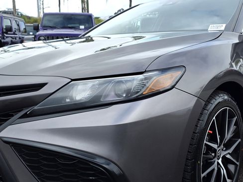 Used 2024 Toyota Camry SE image 8