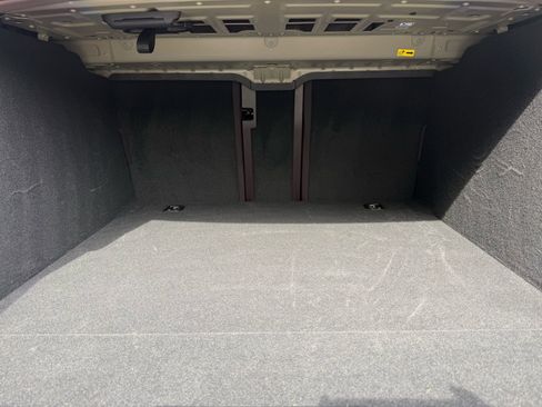 Used 2025 Porsche Taycan image 35