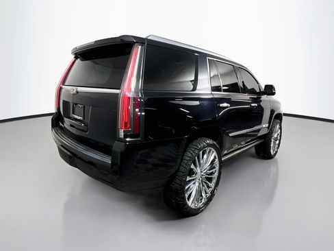 Used 2019 Cadillac Escalade Platinum RWD image 4