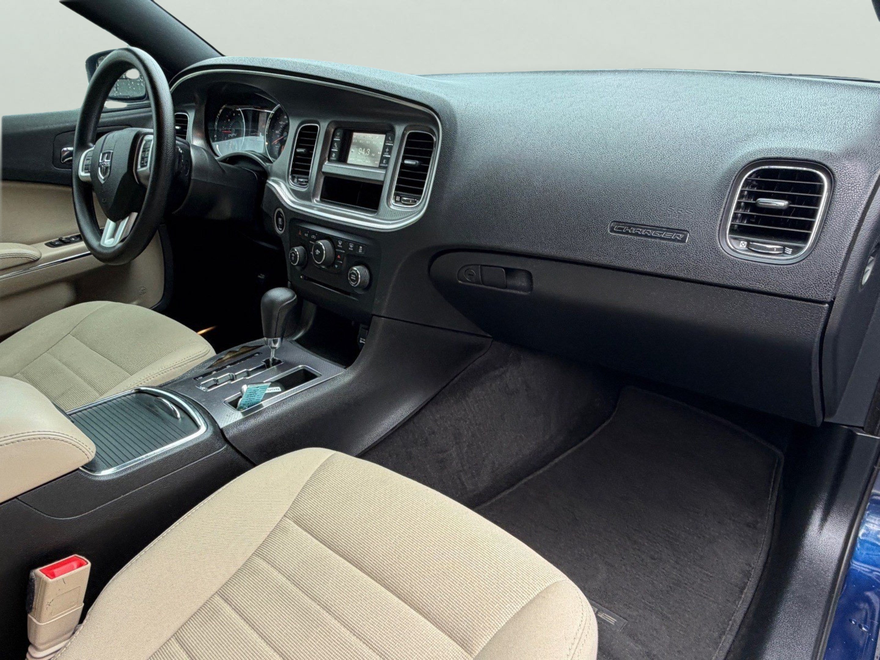 Used 2013 Dodge Charger SE RWD image 18
