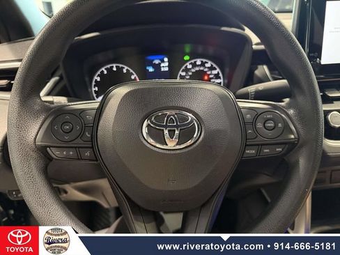 Used 2024 Toyota Corolla Cross AWD Hybrid image 19