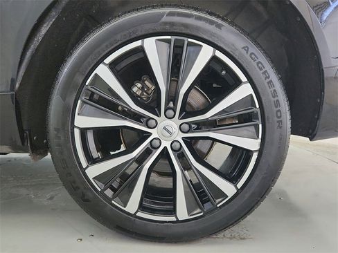 Used 2024 Volvo XC60 B5 Plus image 37