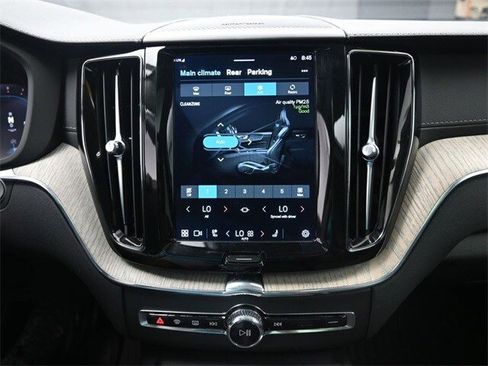 Certified 2022 Volvo XC60 B6 Inscription w/ Advanced Package image 12