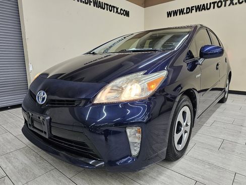 Used 2012 Toyota Prius V Two image 38
