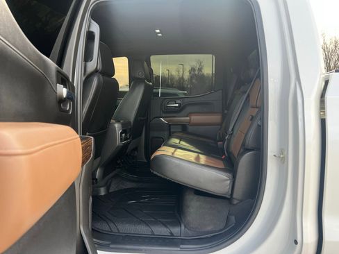 Used 2020 Chevrolet Silverado 1500 High Country w/ Technology Package image 16