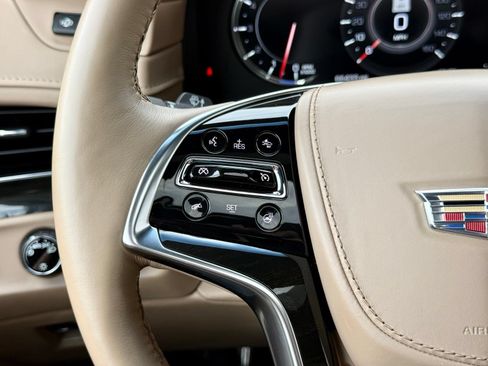 Used 2018 Cadillac Escalade ESV Platinum AWD/4WD image 36
