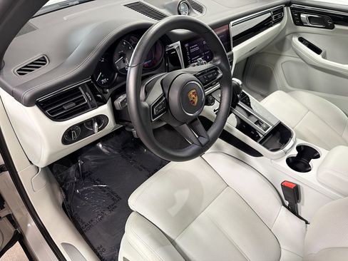 Used 2026 Porsche Macan S AWD/4WD image 4
