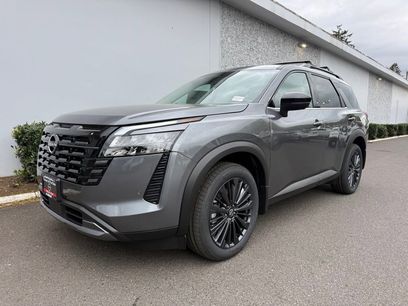 New 2026 Nissan Pathfinder SL w/ SL Premium Package