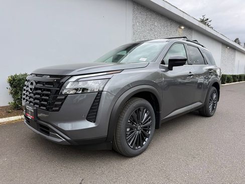 New 2026 Nissan Pathfinder SL w/ SL Premium Package AWD/4WD image 1