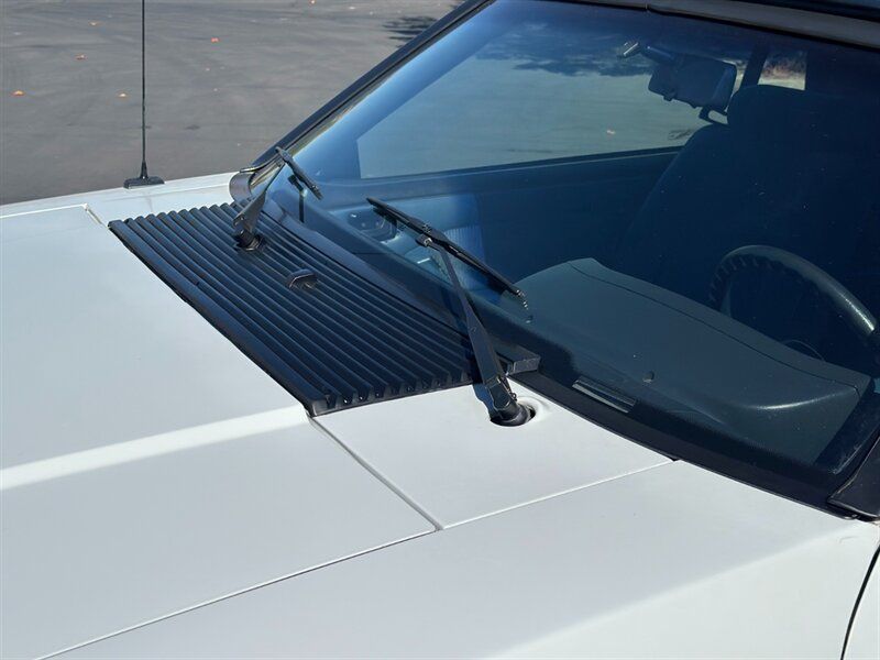 Used 1988 Ford Mustang LX RWD image 21