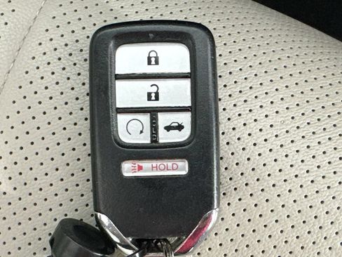 Used 2018 Honda Accord Touring image 37