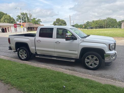 Used 2017 GMC Sierra 1500 SLT AWD/4WD image 8