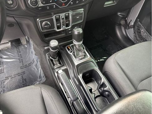 Used 2018 Jeep Wrangler Unlimited Sport S AWD/4WD image 37