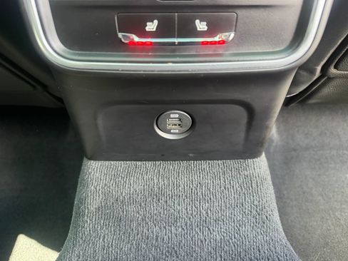 Used 2018 Porsche Macan Sport Edition image 28