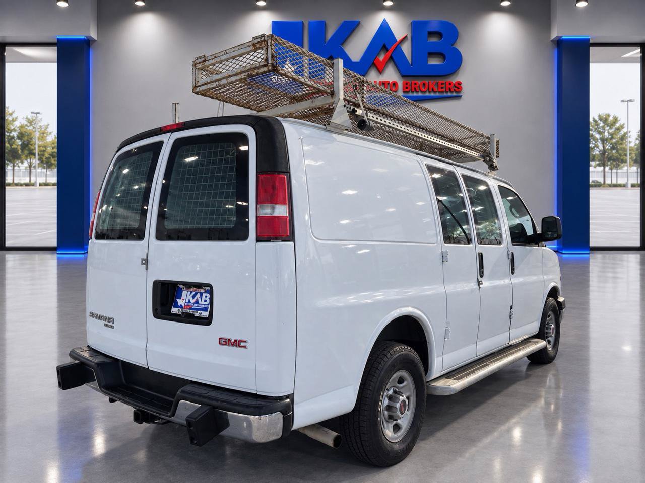 Used 2014 GMC Savana 2500 RWD image 3