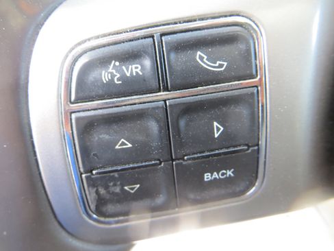 Used 2012 Jeep Grand Cherokee Laredo image 18