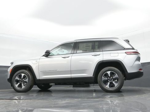 New 2024 Jeep Grand Cherokee Limited 4xe image 37
