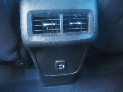 Used 2020 Chevrolet Equinox LT image 21