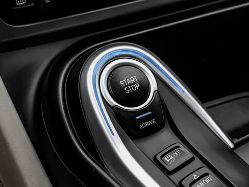 Used 2015 BMW i8 AWD/4WD image 15