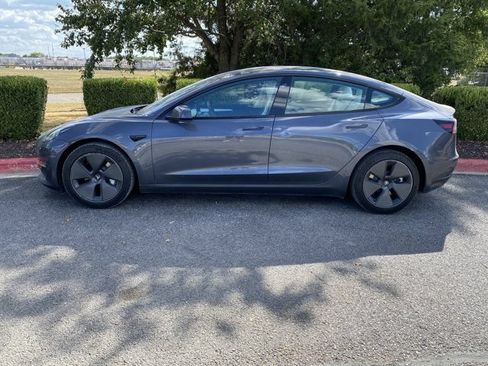 Used 2023 Tesla Model 3 Standard Range RWD image 8