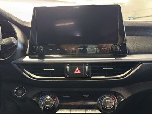 Used 2023 Kia Forte GT-Line w/ GT-Line Technology Package FWD image 19