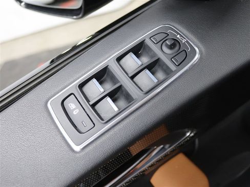 Used 2020 Jaguar F-PACE SVR AWD/4WD image 40
