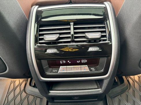 Used 2019 BMW X5 xDrive50i w/ M Sport Package image 29