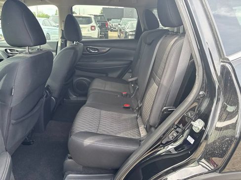Used 2018 Nissan Rogue SV AWD/4WD image 11