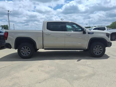 New 2026 GMC Sierra 1500 AT4X AWD/4WD image 8