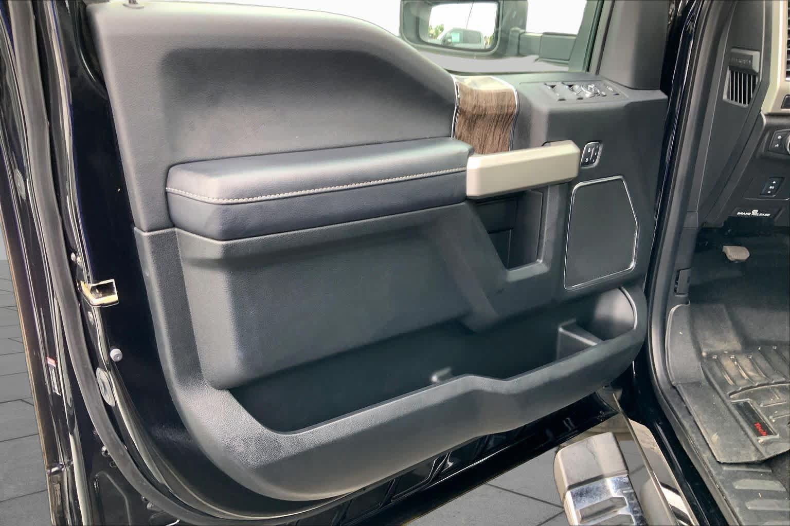 Used 2018 Ford F250 Lariat w/ Chrome Package AWD/4WD image 20