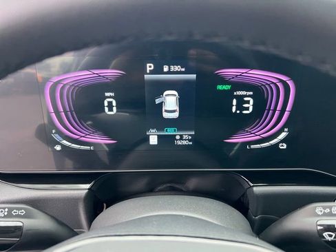 Certified 2025 Kia Niro EX FWD image 18