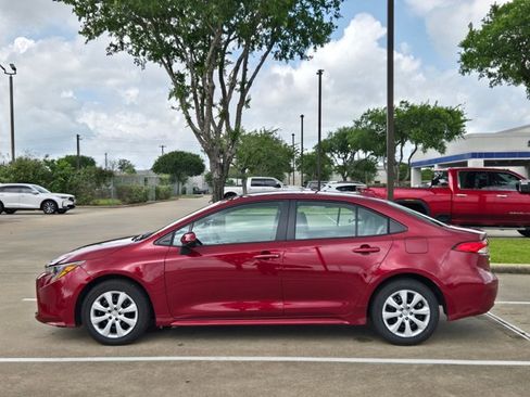 Used 2026 Toyota Corolla LE FWD image 9