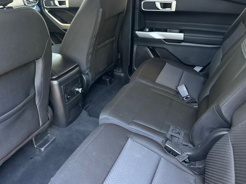 Used 2024 Ford Explorer XLT RWD image 28