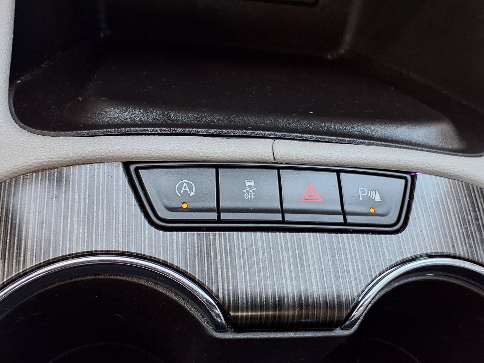 Used 2022 GMC Acadia SLT w/ Preferred Package FWD image 10