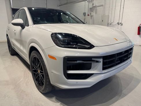 Used 2024 Porsche Cayenne Coupe w/ Premium Package Plus AWD/4WD image 10