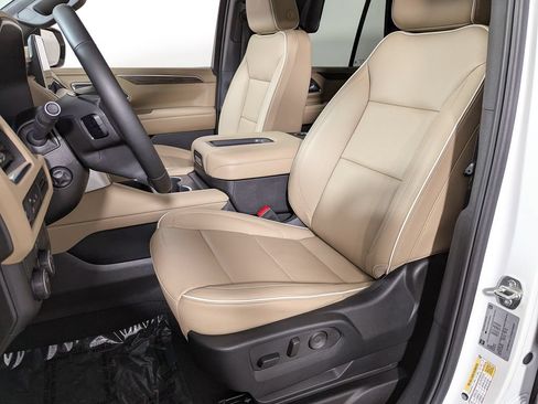 Used 2024 Chevrolet Tahoe Premier RWD image 16