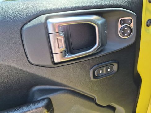 Used 2024 Jeep Wrangler Unlimited Rubicon 4xe AWD/4WD image 14