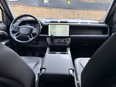 New 2026 Land Rover Defender 130 X-Dynamic SE AWD/4WD image 9