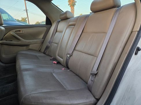 Used 1998 Toyota Camry XLE image 11