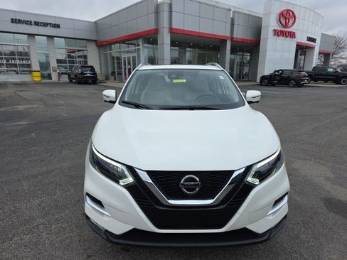 Used 2022 Nissan Rogue Sport SL w/ Premium Package image 3