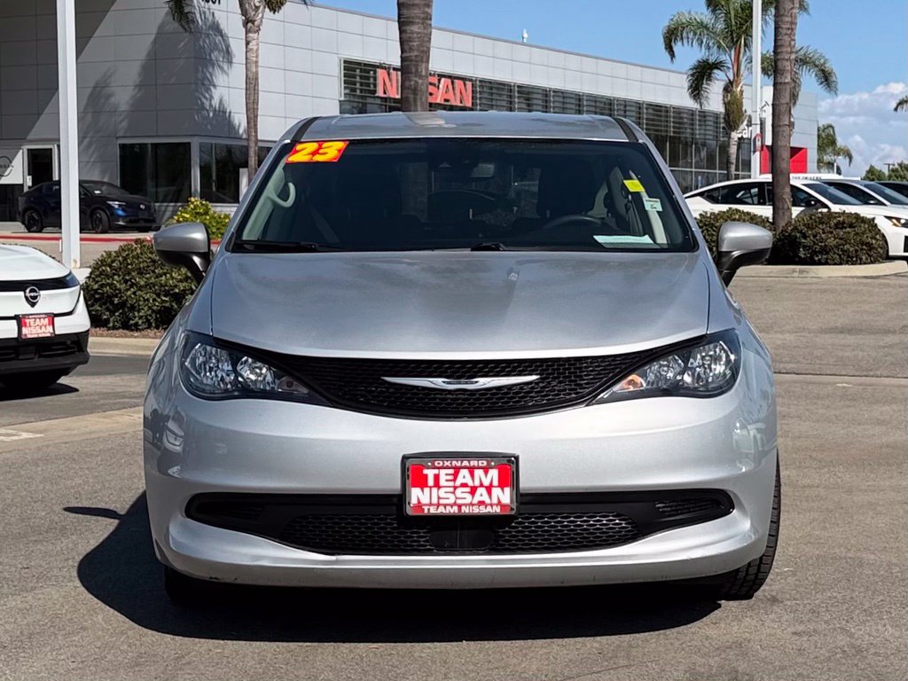 Used 2023 Chrysler Voyager LX FWD image 3