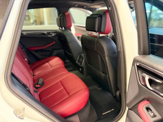 Used 2022 Porsche Macan AWD/4WD image 37