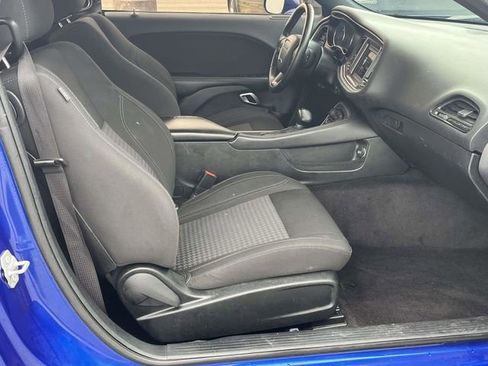 Used 2018 Dodge Challenger SXT w/ Driver Convenience Group image 21