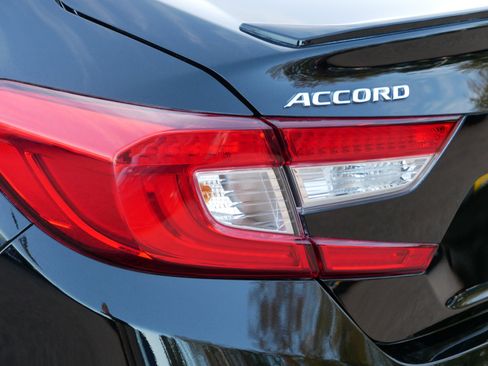 Used 2022 Honda Accord Sport image 17