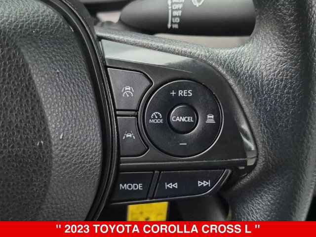 Used 2023 Toyota Corolla Cross L AWD/4WD image 21