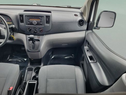 Used 2017 Nissan NV200 S image 12