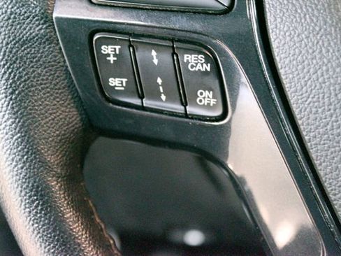 Used 2019 Ford Explorer XLT w/ Equipment Group 202A AWD/4WD image 16